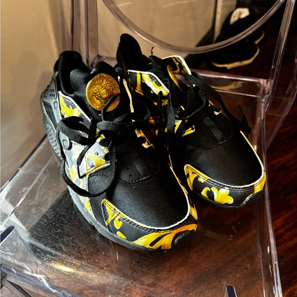 Versace Black and Gold Medusa Sneakers - Picture 6 of 8